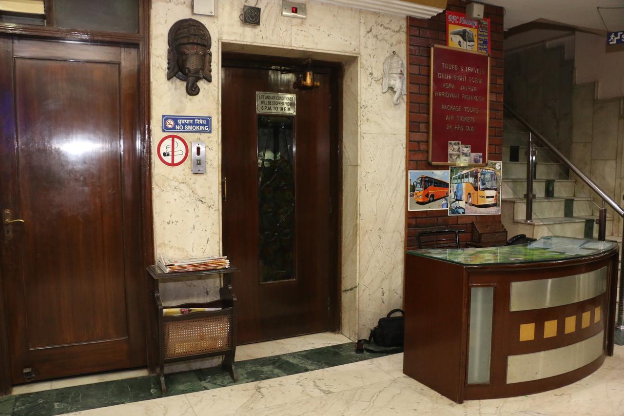 Hotel Maharaja Делхи Екстериор снимка