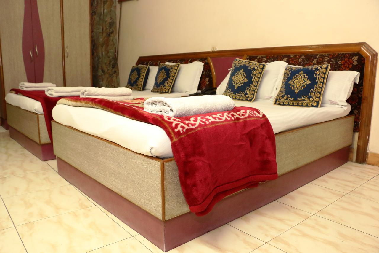 Hotel Maharaja Делхи Екстериор снимка