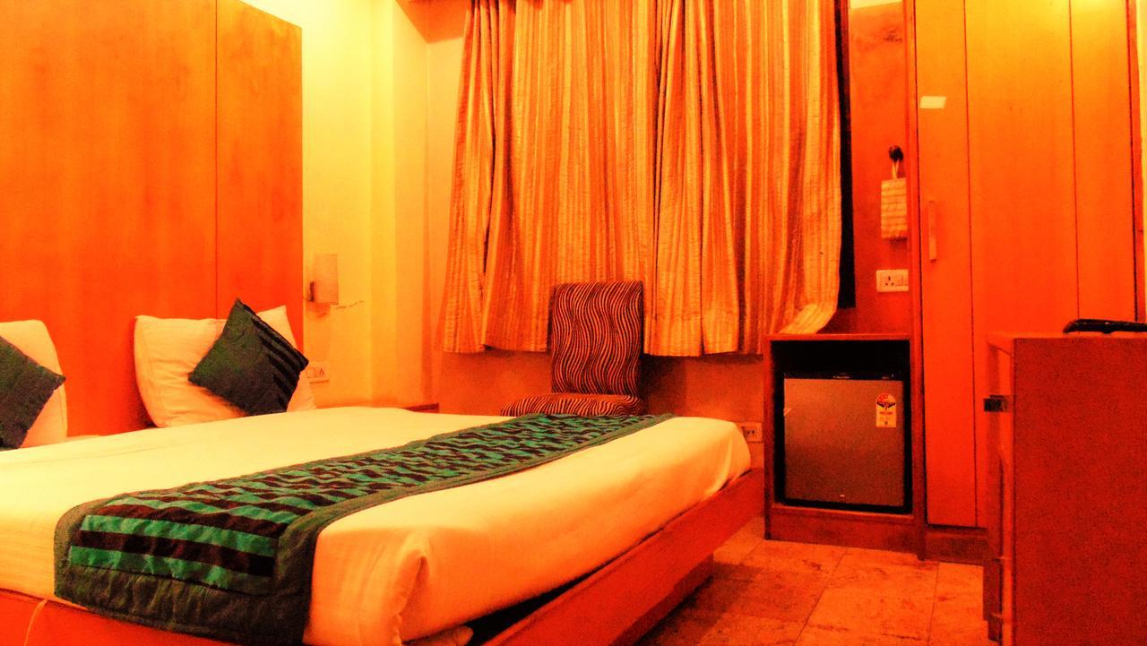 Hotel Maharaja Делхи Екстериор снимка
