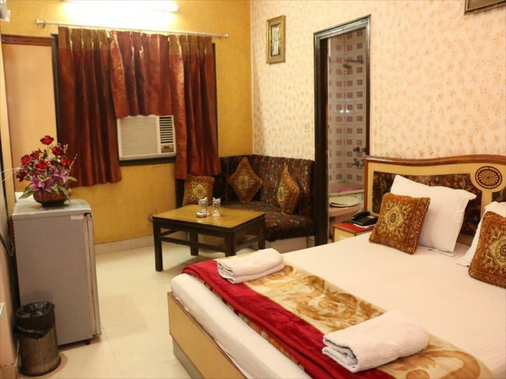 Hotel Maharaja Делхи Екстериор снимка