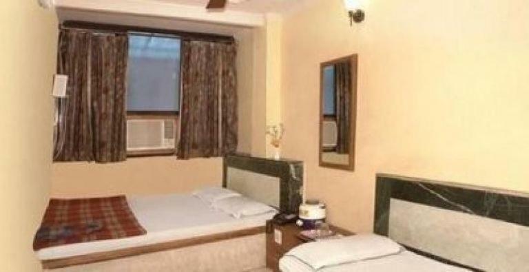 Hotel Maharaja Делхи Екстериор снимка